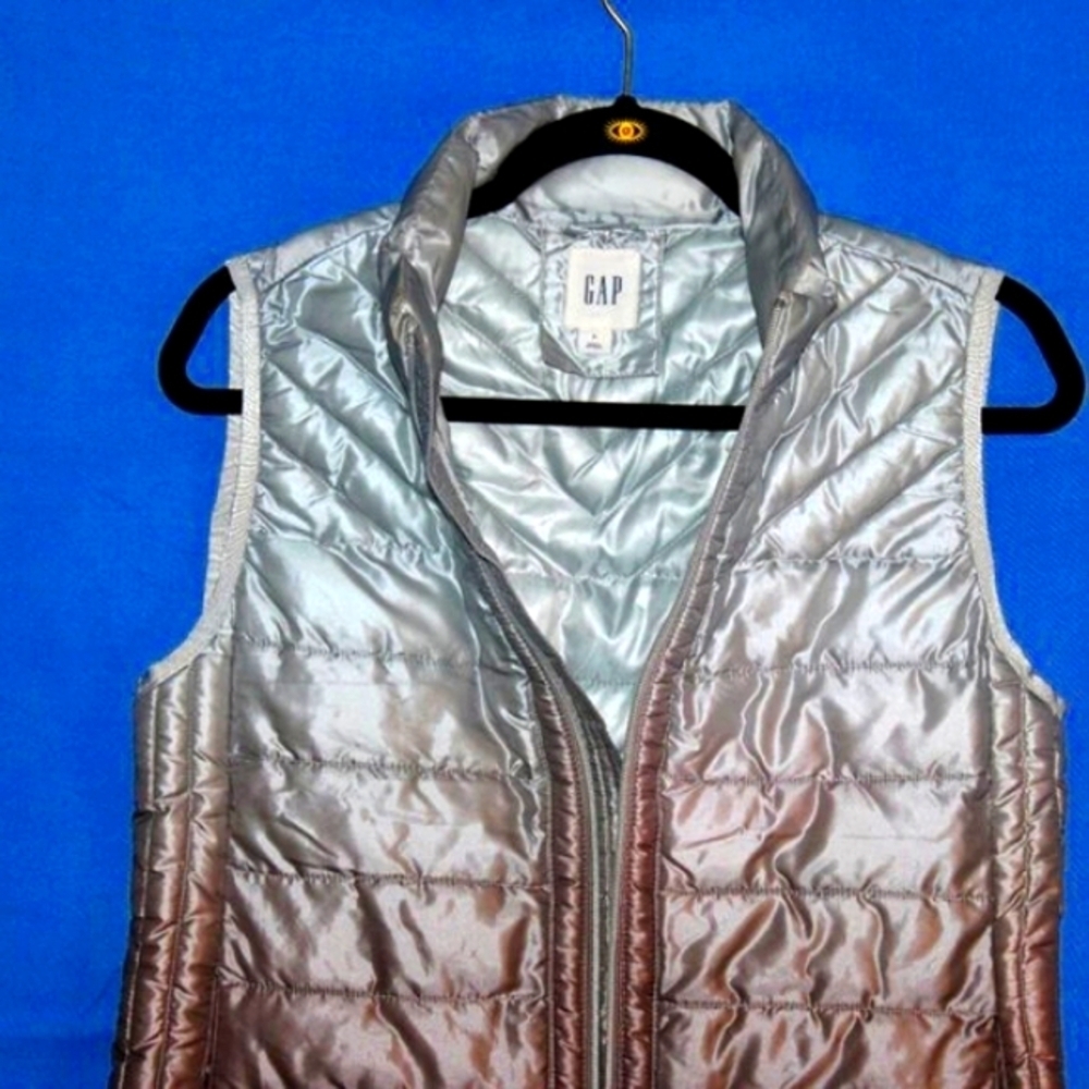 GAP Metallic Puffer Vest - Silver Ombre - Stand Collar - Lightweight Layer-Small - Picture 3 of 8